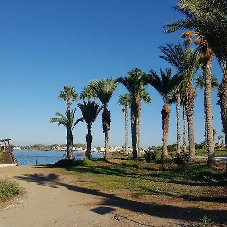 Ibiscus Gardens Near Beach, Bars & Amenities *
